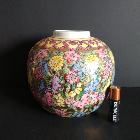 ‼️ SOLD ‼️ Ginger Jar/Vase Handpainted Flowers Hong Kong - Picture 13 of 13
